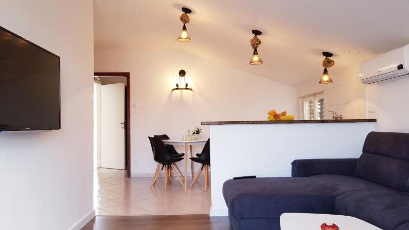 Apartment Mirjana ヴォディツェ エクステリア 写真